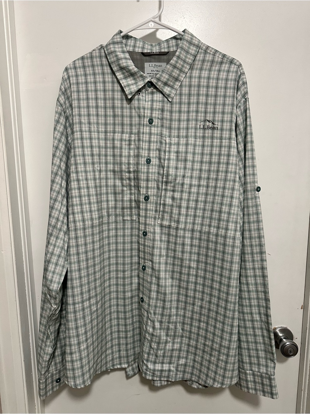 L.L. Bean Men's Light Green Plaid Long-Sleeve Button-Down Shirt